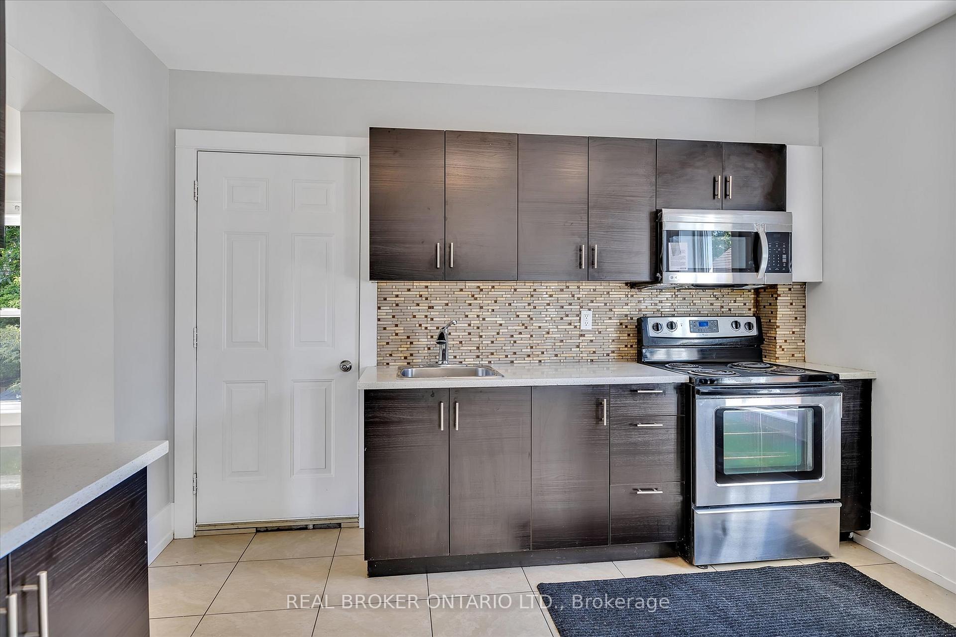 Photo 8 of Unit Upper, 24 Stewart Place, Peterborough, Town Ward 3 — HOMEH