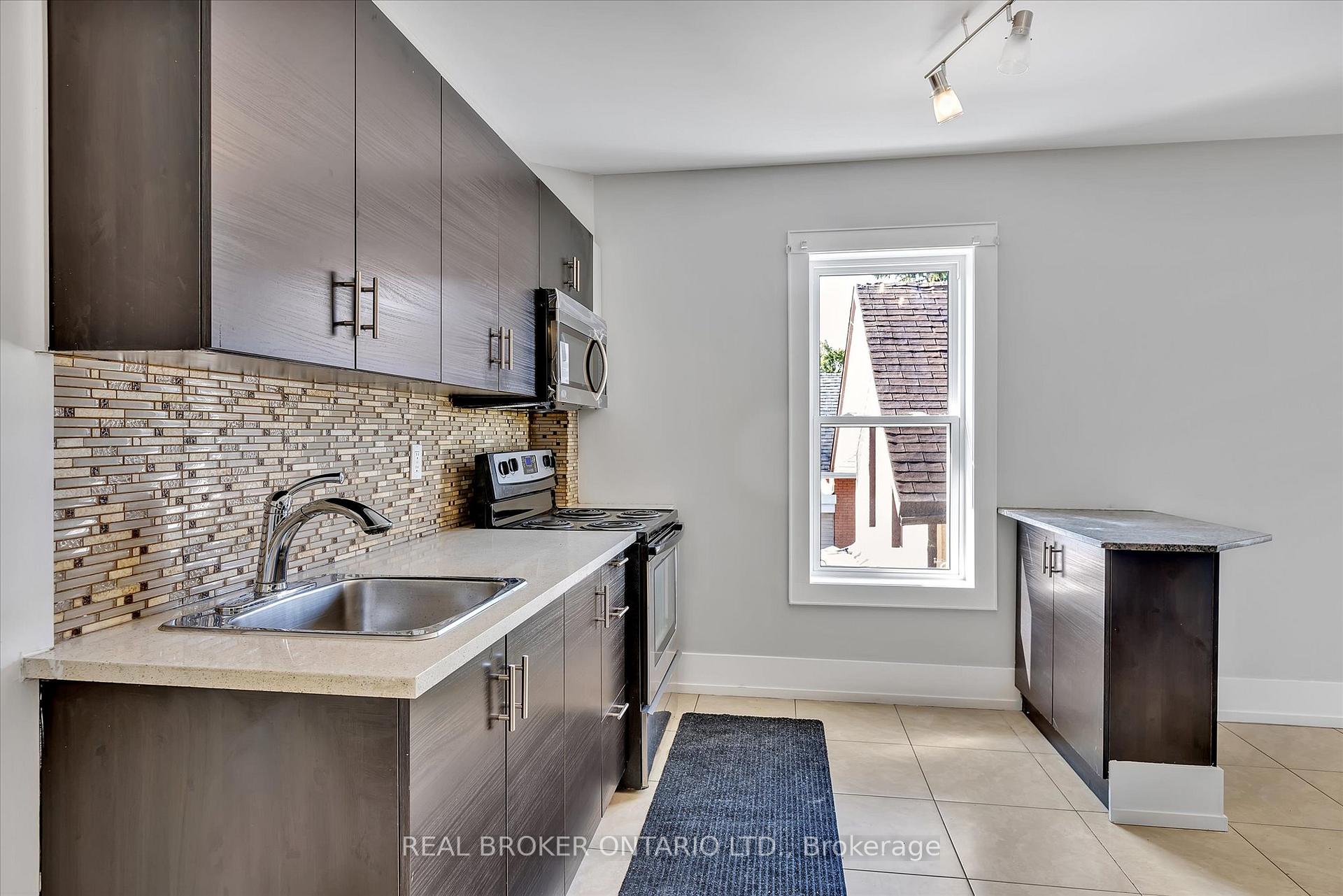 Photo 9 of Unit Upper, 24 Stewart Place, Peterborough, Town Ward 3 — HOMEH