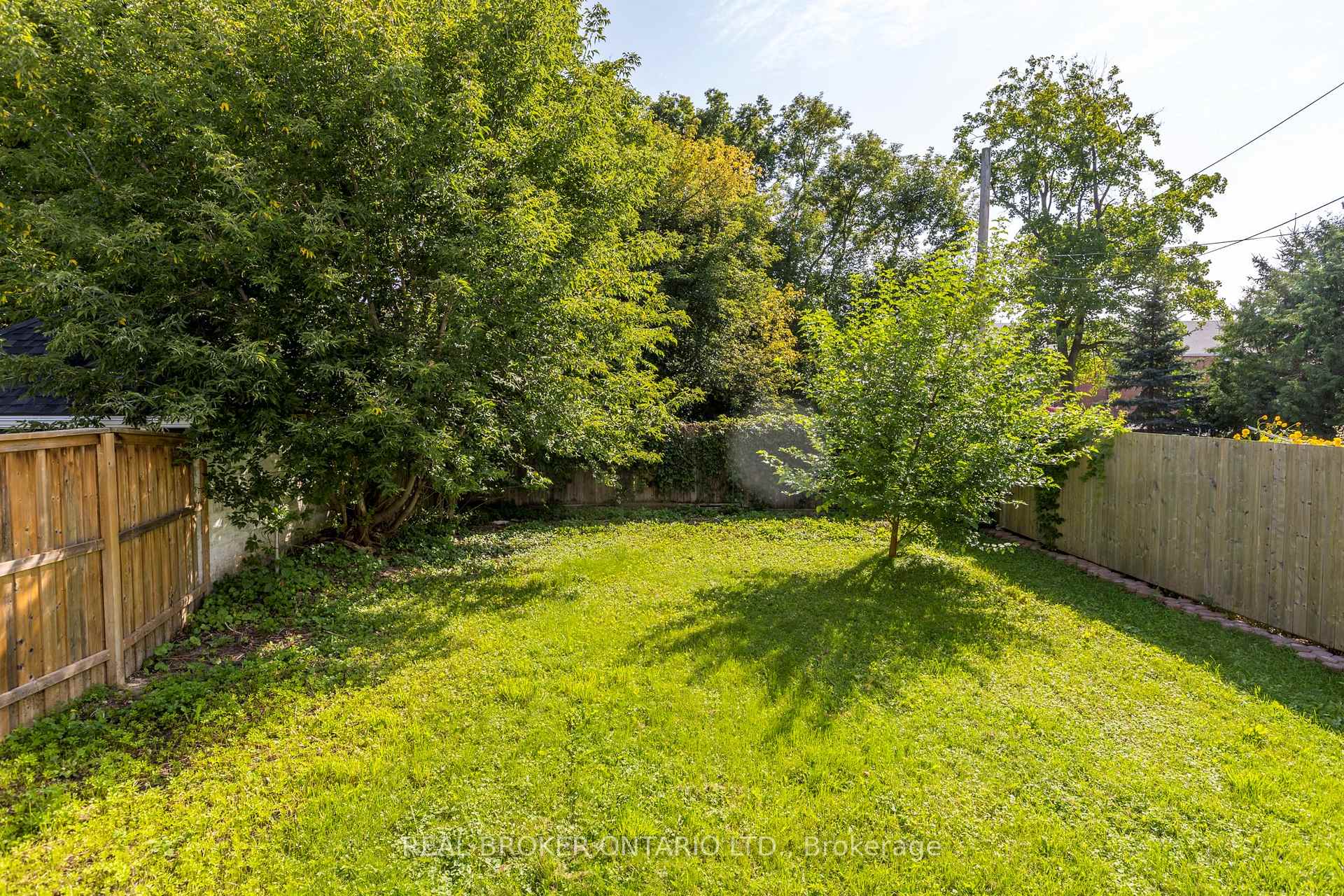 Photo 23 of Unit Upper, 24 Stewart Place, Peterborough, Town Ward 3 — HOMEH