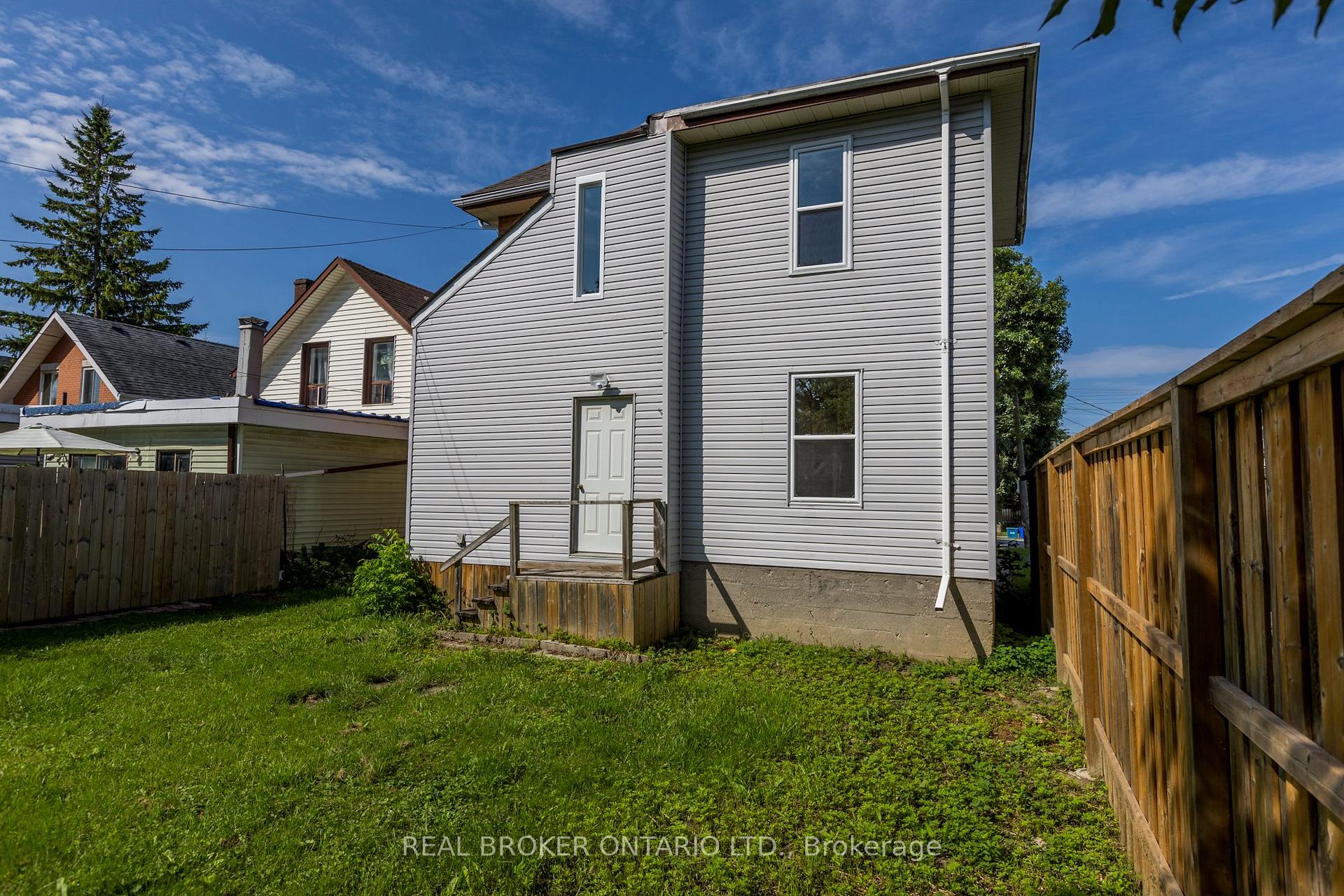 Photo 25 of Unit Upper, 24 Stewart Place, Peterborough, Town Ward 3 — HOMEH