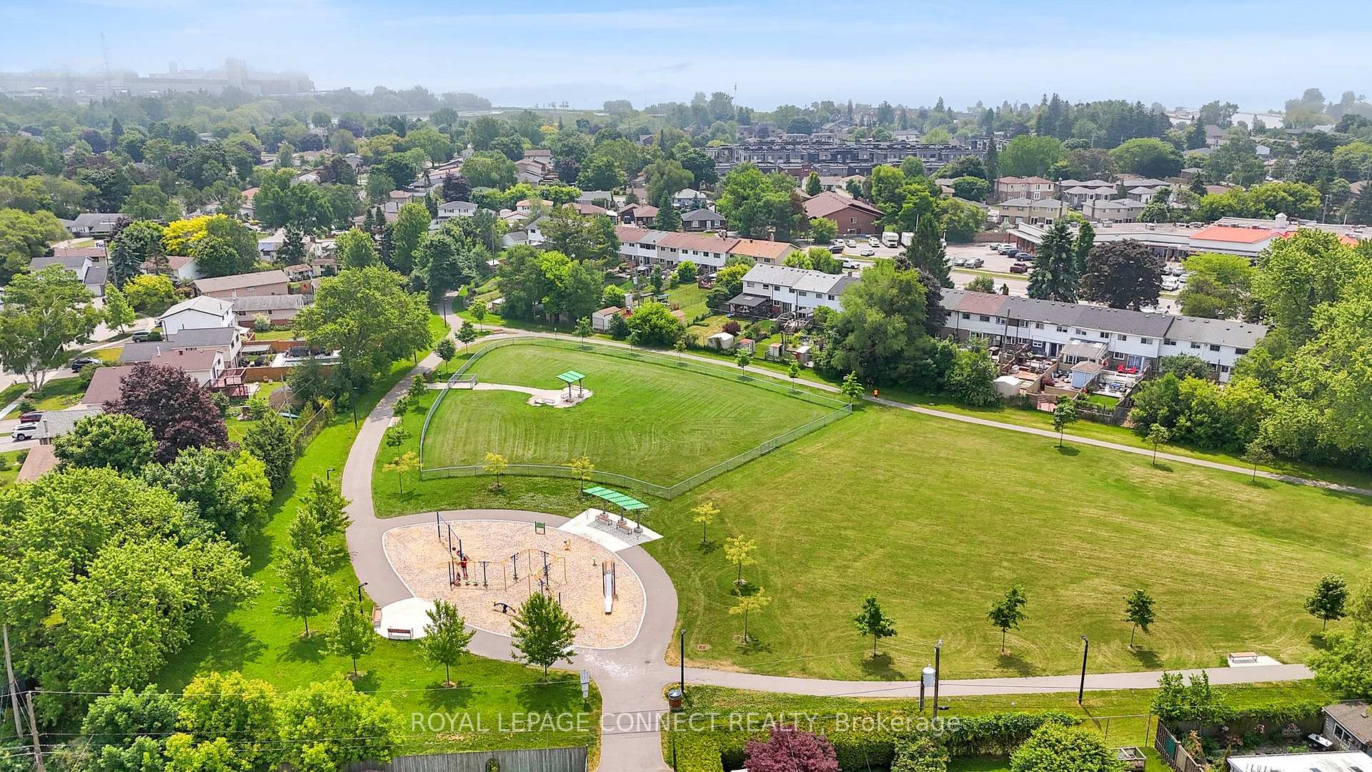 Photo 10 of 732A Krosno Boulevard, Pickering, Bay Ridges — HOMEH
