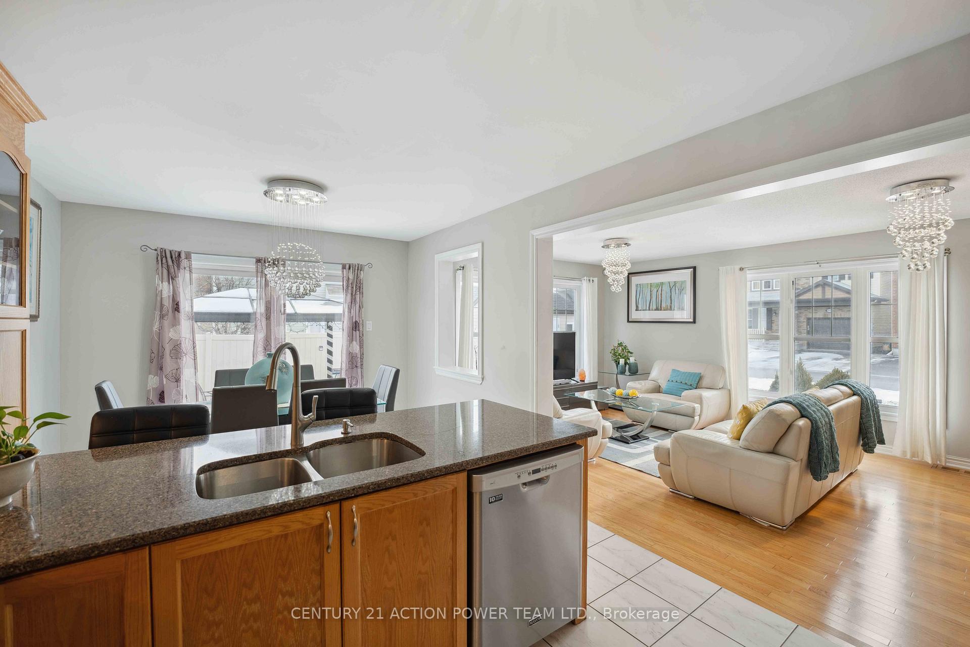 Photo 7 of 582 Sunlit Circle, Ottawa, Notting Hill/Summerside — HOMEH