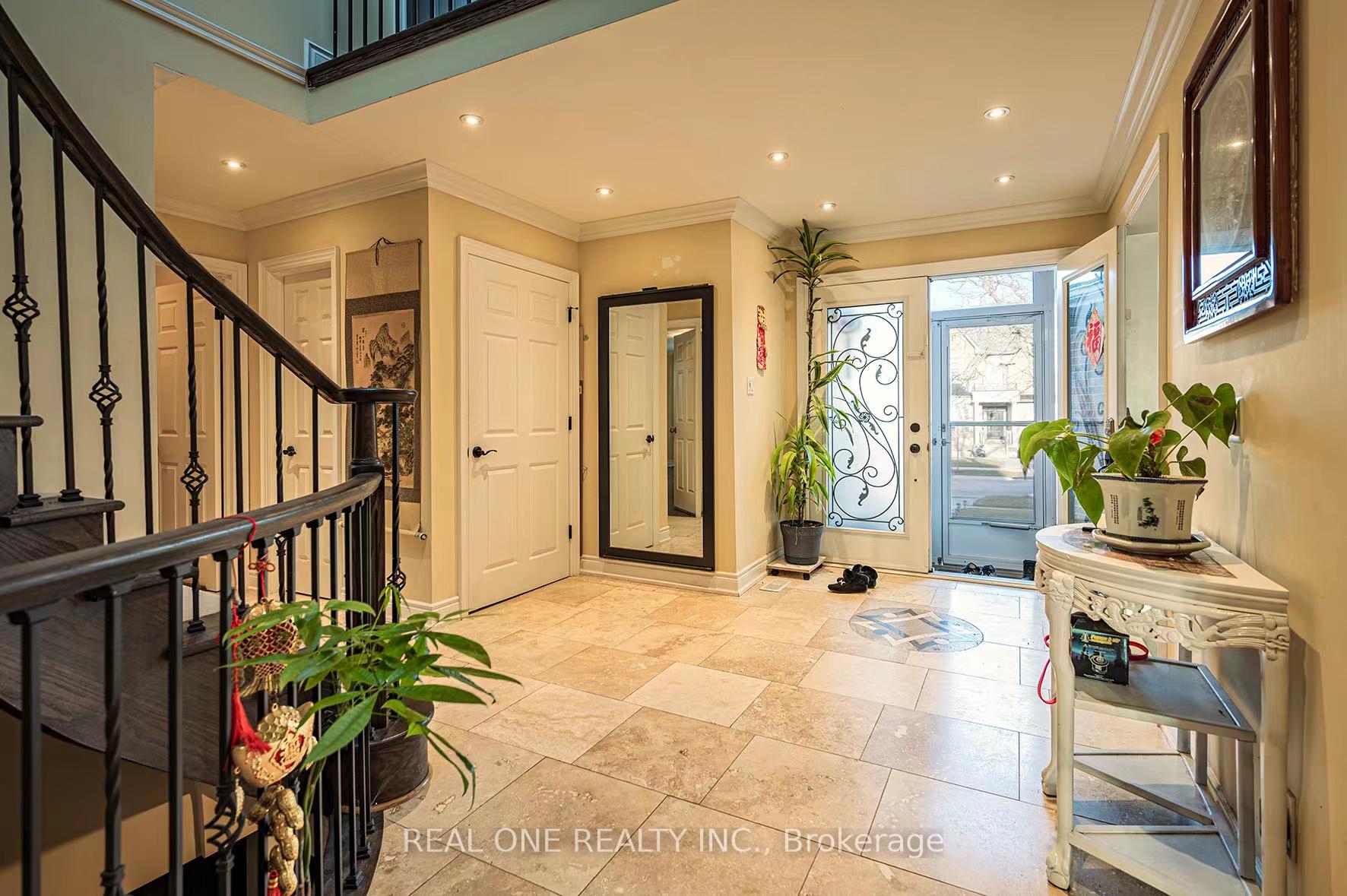 Photo 3 of 560 Dahlia Crescent, Pickering, Rosebank — HOMEH