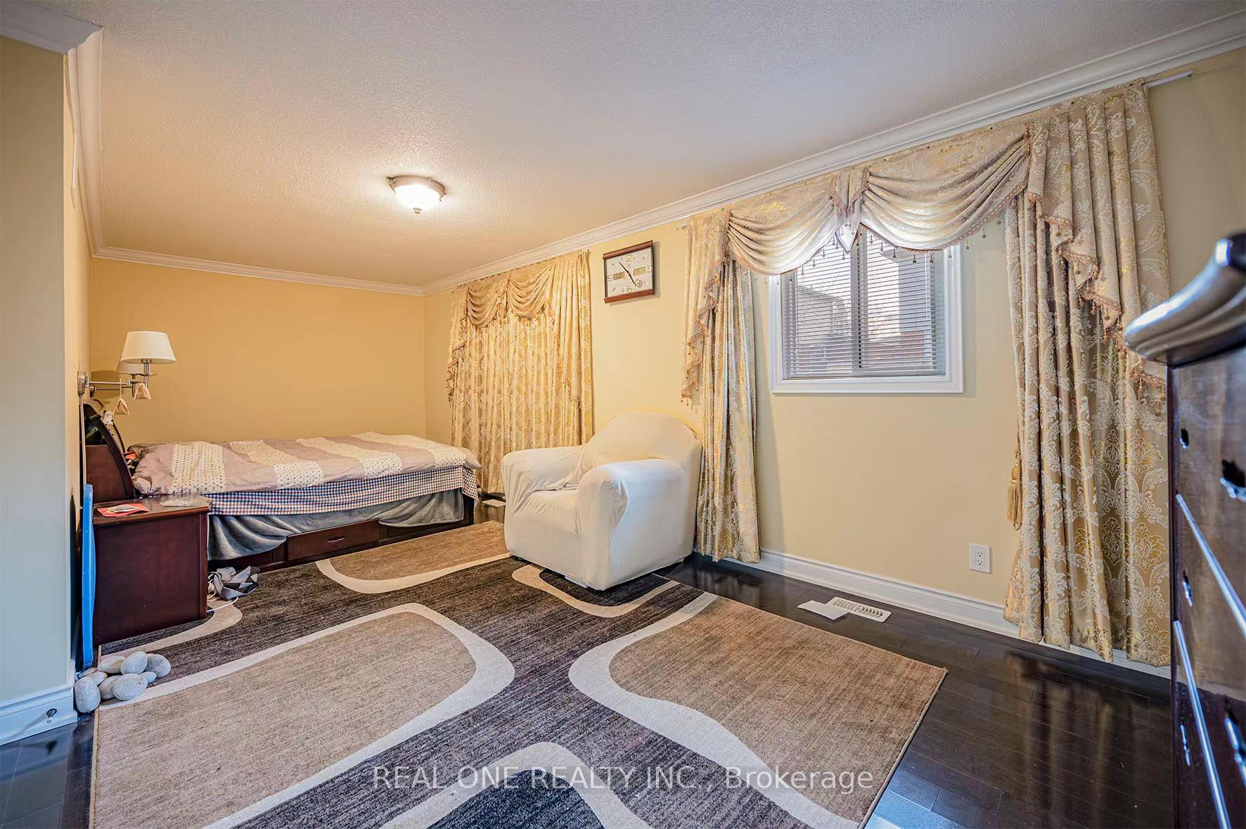Photo 6 of 560 Dahlia Crescent, Pickering, Rosebank — HOMEH