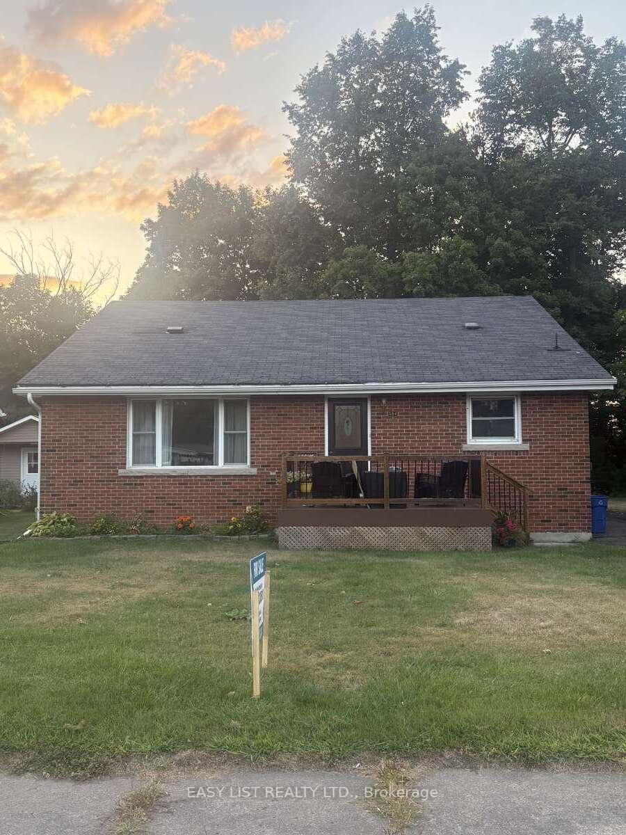 Photo 1 of 384 Charles Avenue, Renfrew — HOMEH