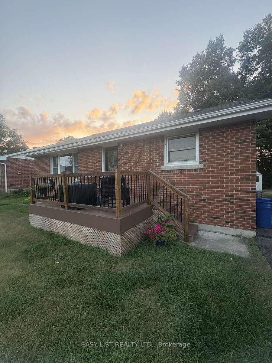 Photo 2 of 384 Charles Avenue, Renfrew — HOMEH