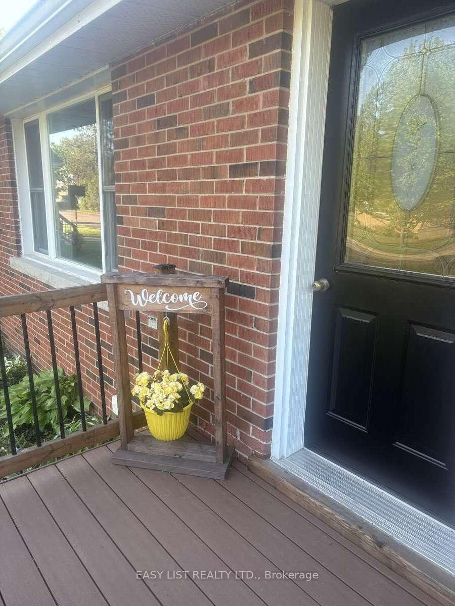Photo 4 of 384 Charles Avenue, Renfrew — HOMEH