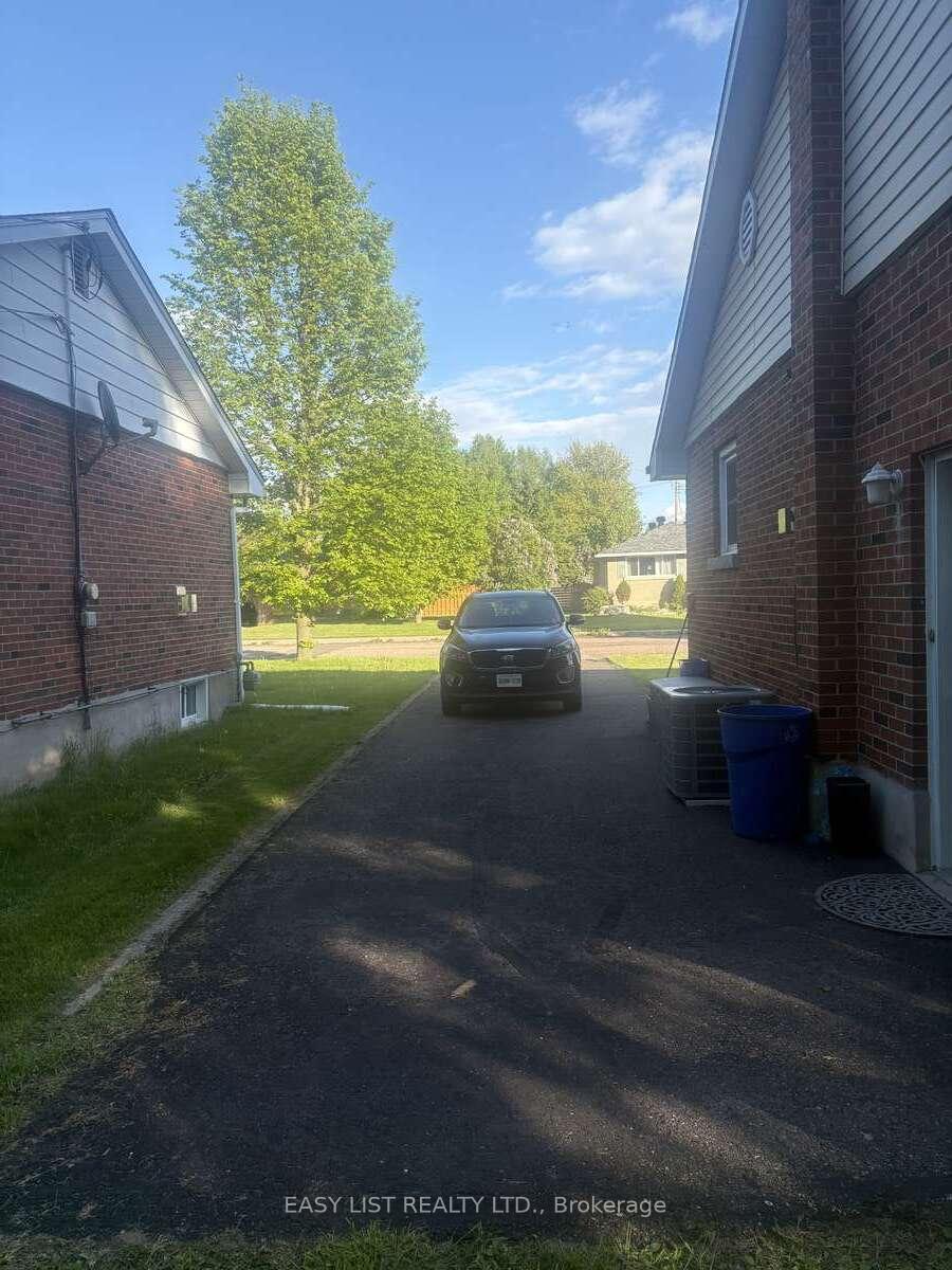 Photo 6 of 384 Charles Avenue, Renfrew — HOMEH