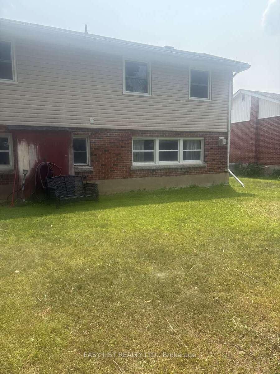 Photo 8 of 384 Charles Avenue, Renfrew — HOMEH