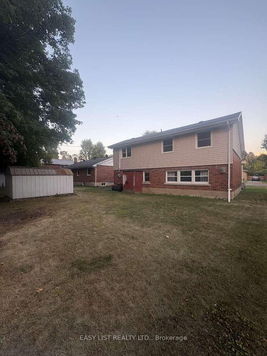 Photo 9 of 384 Charles Avenue, Renfrew — HOMEH