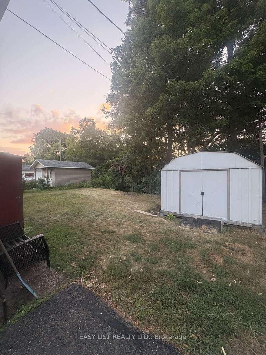 Photo 10 of 384 Charles Avenue, Renfrew — HOMEH