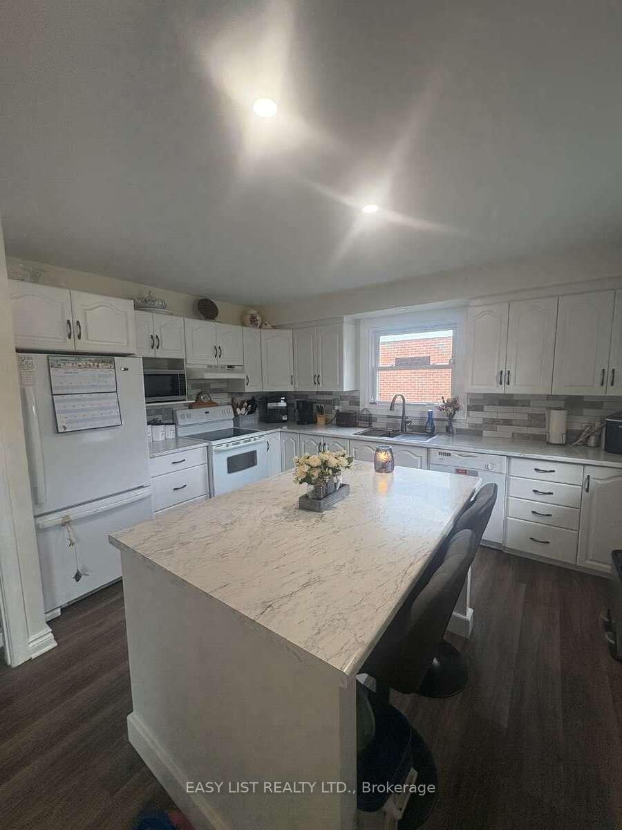 Photo 11 of 384 Charles Avenue, Renfrew — HOMEH