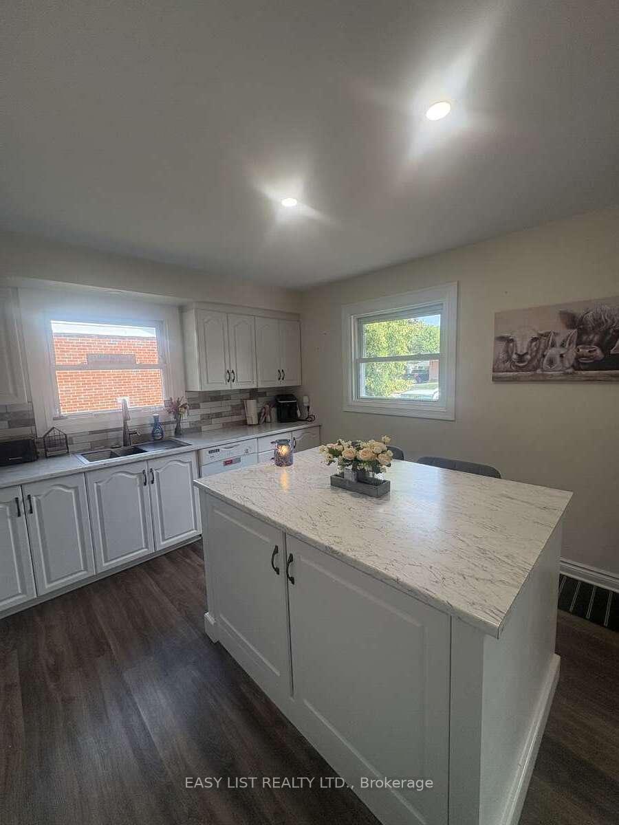 Photo 12 of 384 Charles Avenue, Renfrew — HOMEH