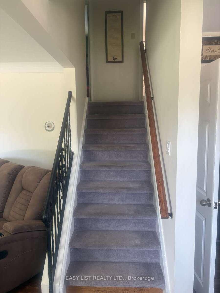 Photo 15 of 384 Charles Avenue, Renfrew — HOMEH