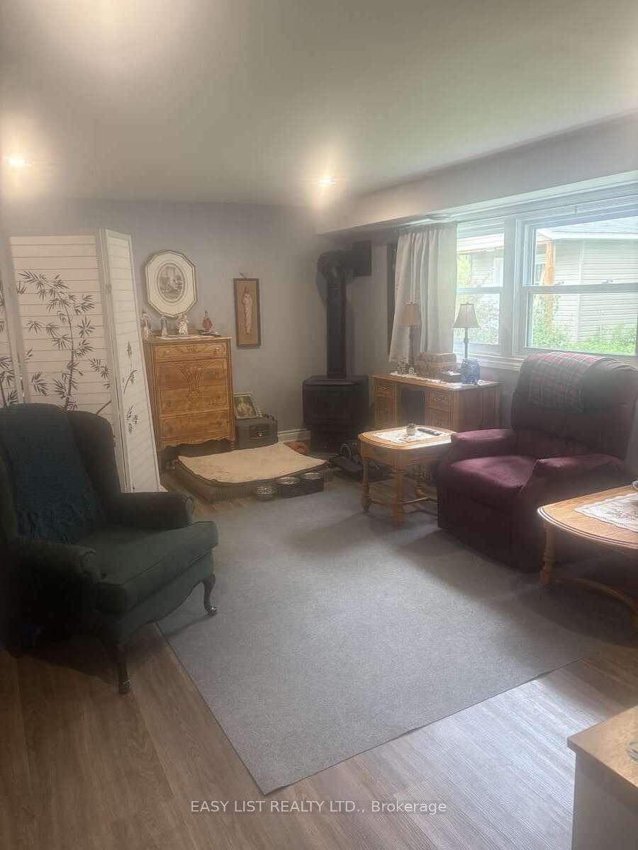 Photo 23 of 384 Charles Avenue, Renfrew — HOMEH