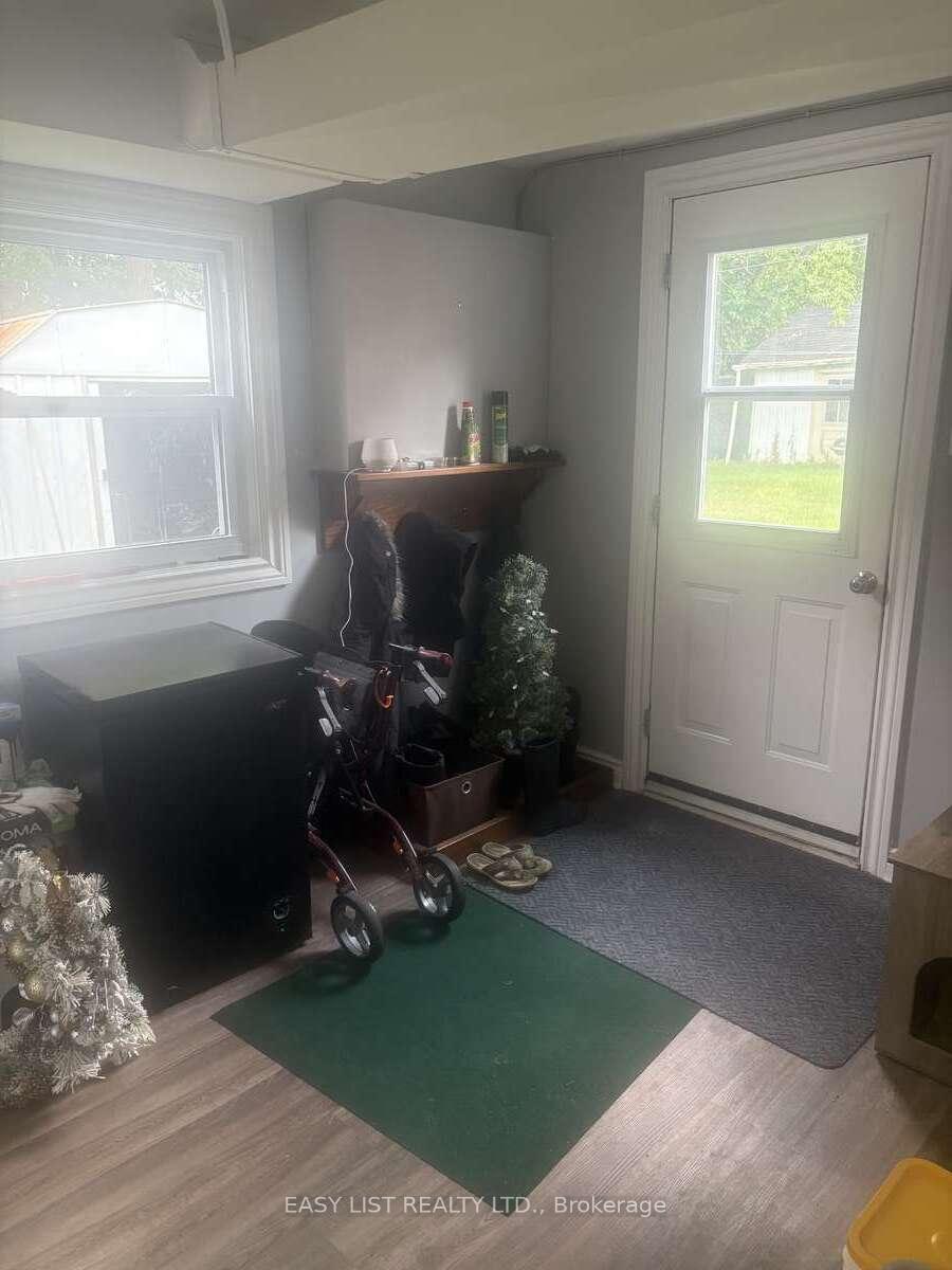 Photo 25 of 384 Charles Avenue, Renfrew — HOMEH