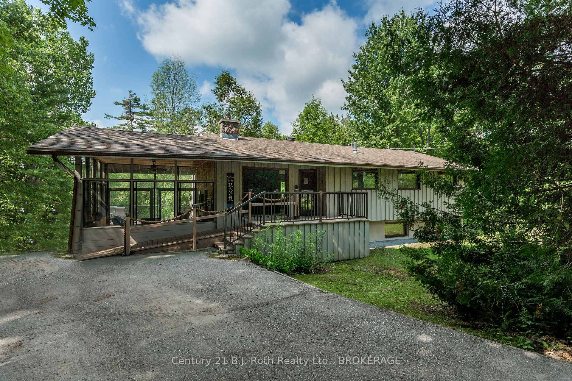Front of 2983 Whelan Way
