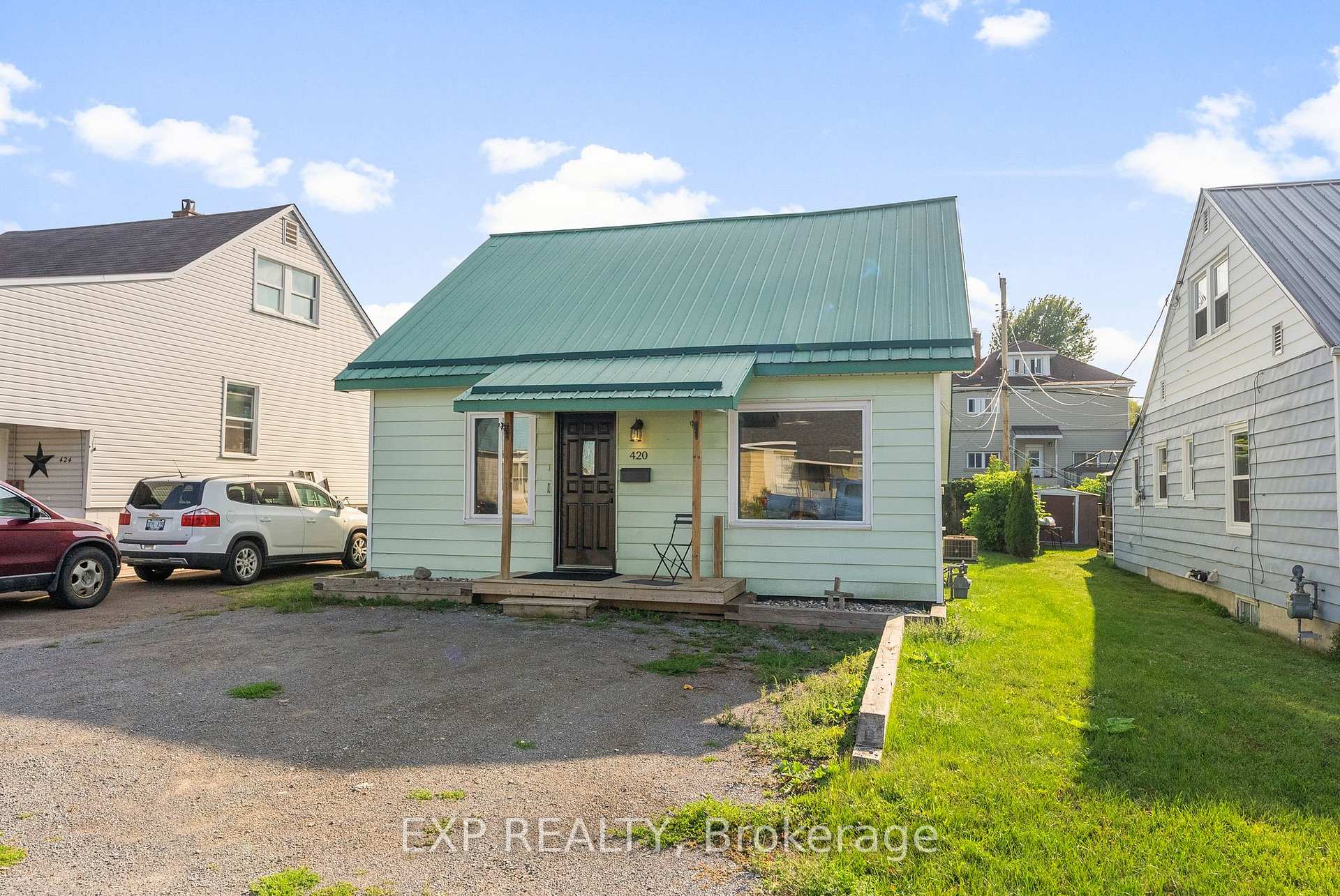 Front of 420 Dominion Street