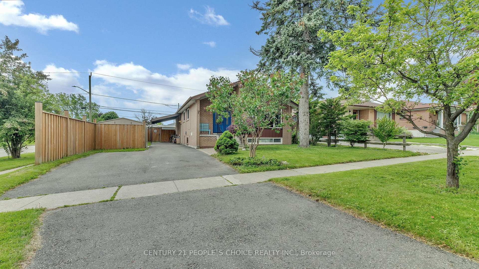 Photo 2 of 1339 Poprad Avenue, Pickering, Bay Ridges — HOMEH