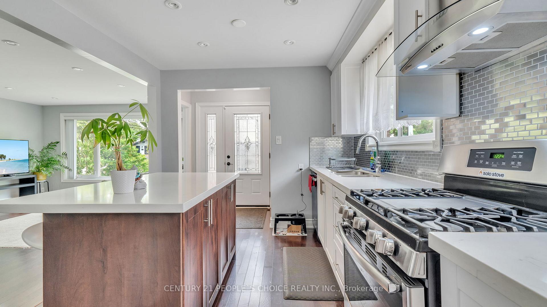 Photo 14 of 1339 Poprad Avenue, Pickering, Bay Ridges — HOMEH