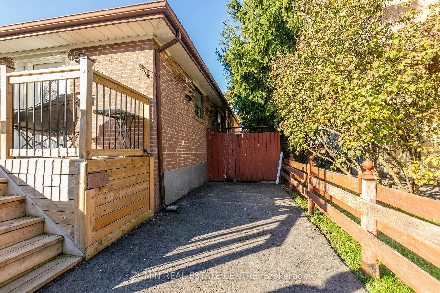 Photo 1 of Unit Bsmt, 858 Naroch Boulevard, Pickering, Bay Ridges — HOMEH