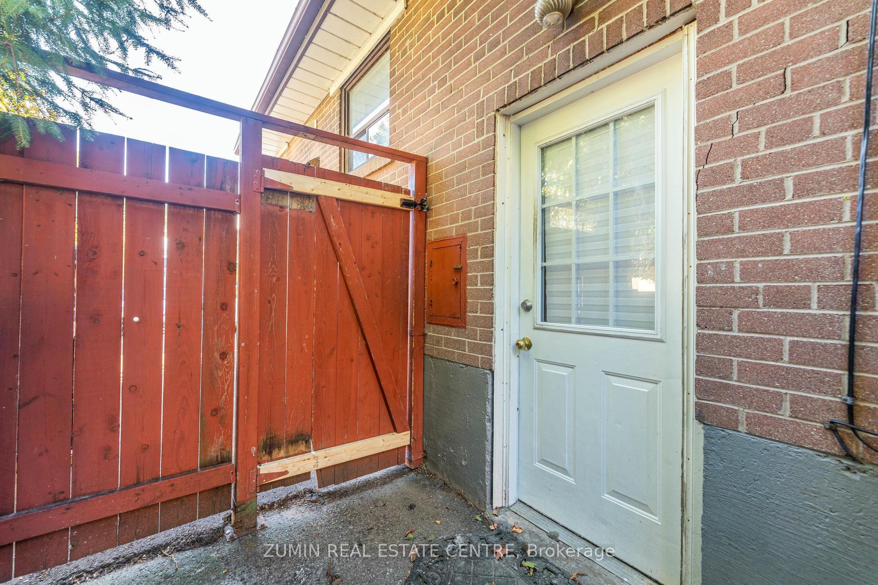 Photo 2 of Unit Bsmt, 858 Naroch Boulevard, Pickering, Bay Ridges — HOMEH