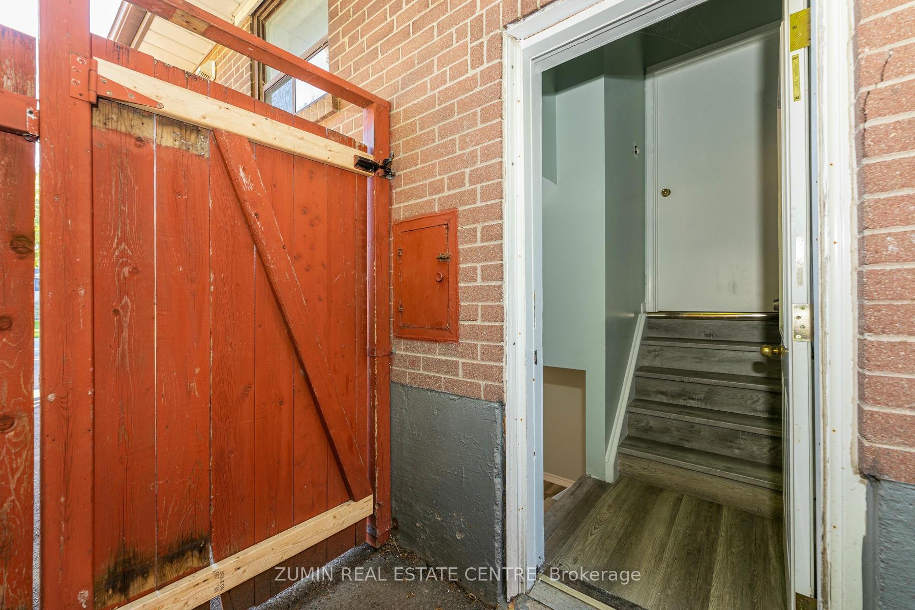 Photo 3 of Unit Bsmt, 858 Naroch Boulevard, Pickering, Bay Ridges — HOMEH