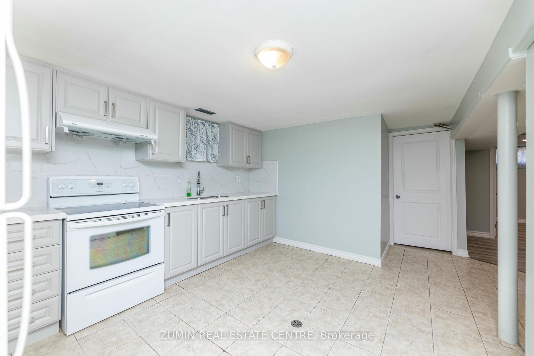 Photo 7 of Unit Bsmt, 858 Naroch Boulevard, Pickering, Bay Ridges — HOMEH