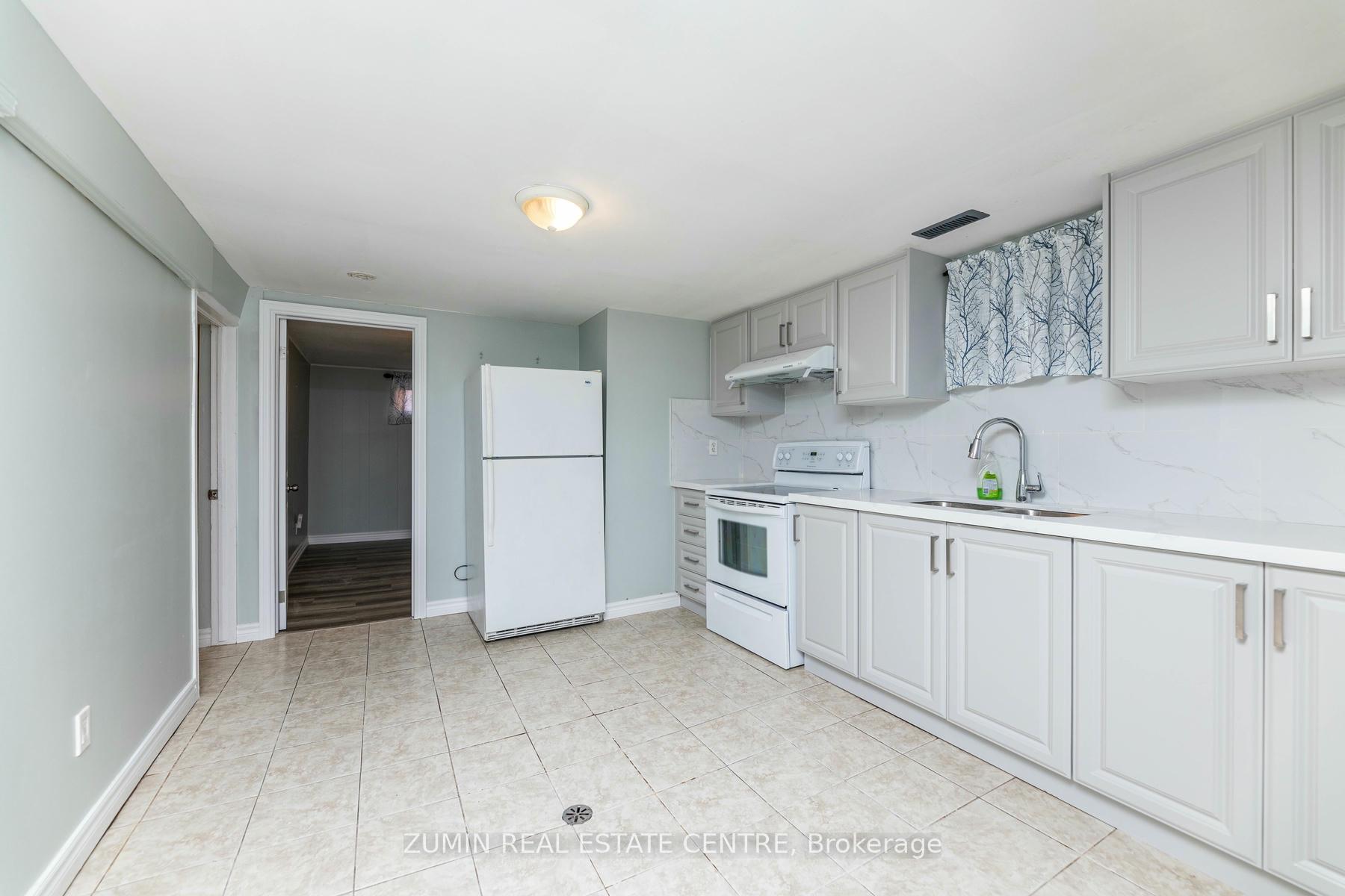 Photo 8 of Unit Bsmt, 858 Naroch Boulevard, Pickering, Bay Ridges — HOMEH