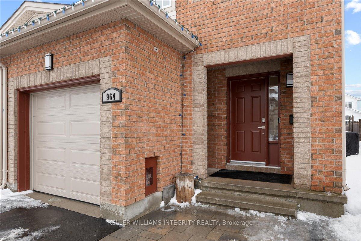 Photo 2 of 964 Gosnell Terrace, Ottawa, Fallingbrook/Gardenway South — HOMEH