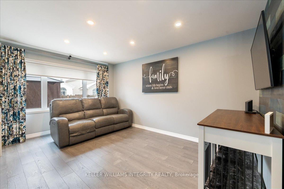 Photo 7 of 964 Gosnell Terrace, Ottawa, Fallingbrook/Gardenway South — HOMEH