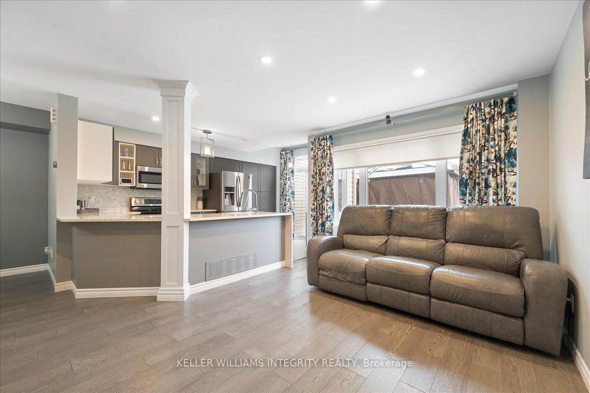 Photo 8 of 964 Gosnell Terrace, Ottawa, Fallingbrook/Gardenway South — HOMEH