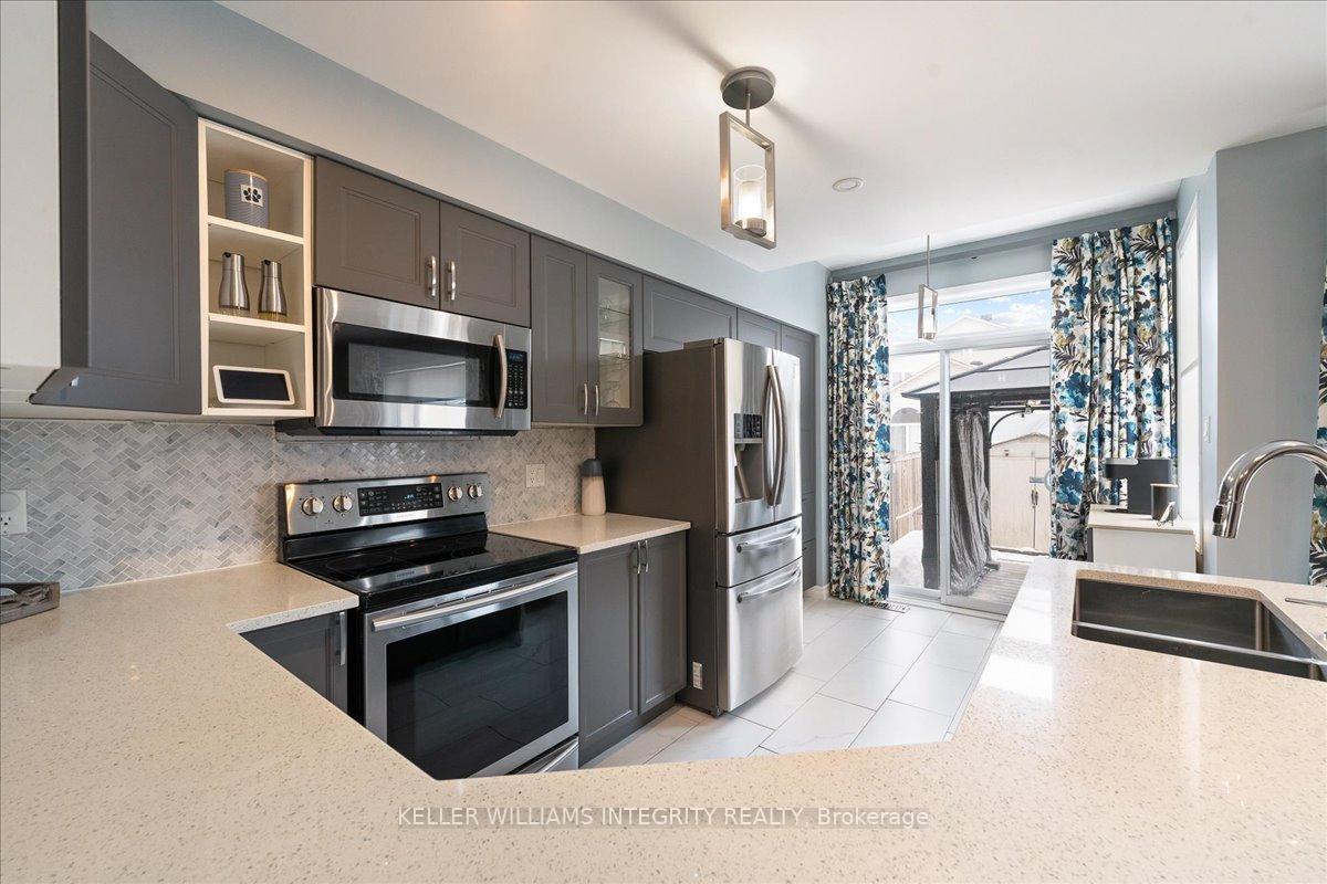 Photo 12 of 964 Gosnell Terrace, Ottawa, Fallingbrook/Gardenway South — HOMEH