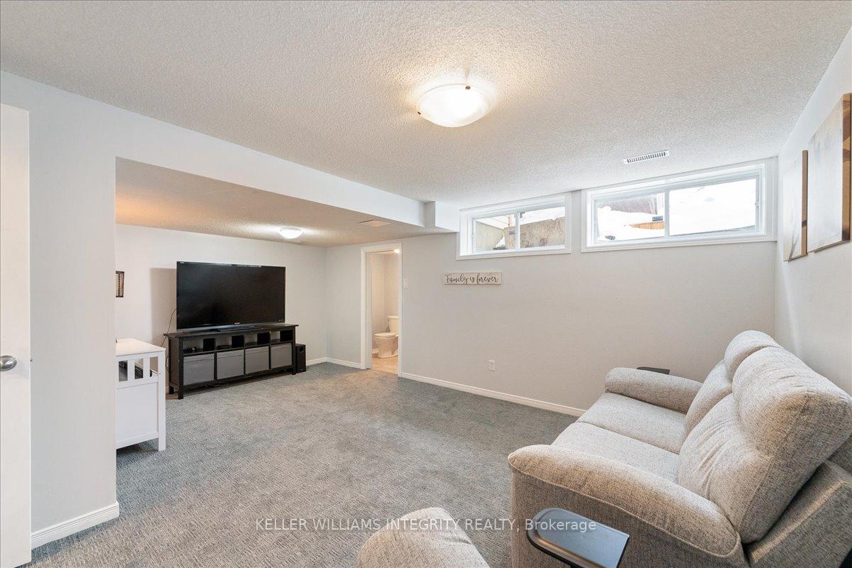Photo 26 of 964 Gosnell Terrace, Ottawa, Fallingbrook/Gardenway South — HOMEH