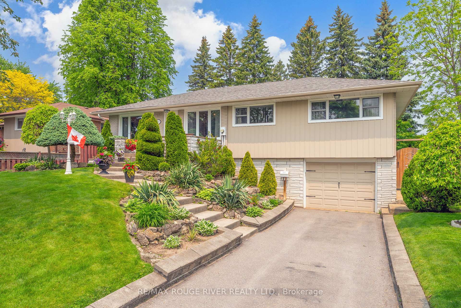 Photo 1 of 665 Jasmine Crescent, Oshawa, Centennial — HOMEH