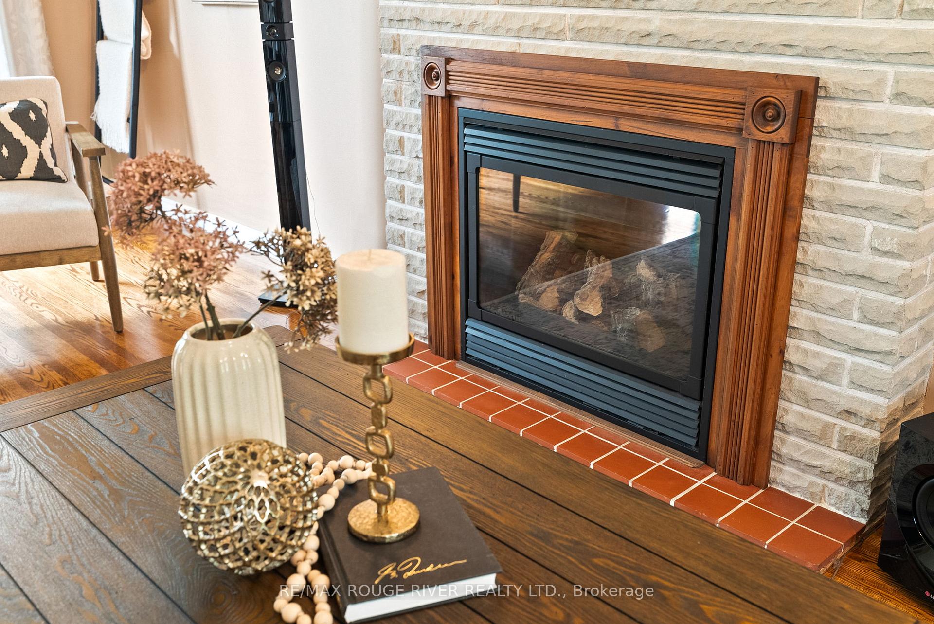 Photo 7 of 665 Jasmine Crescent, Oshawa, Centennial — HOMEH