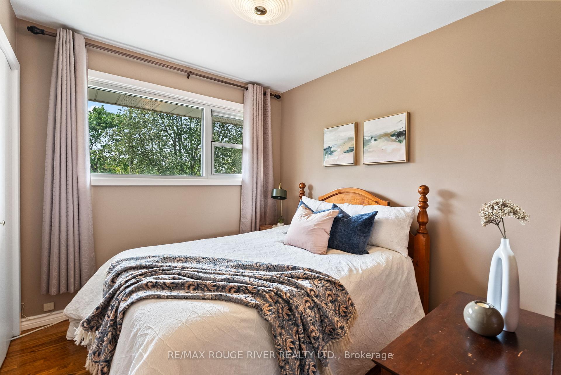 Photo 25 of 665 Jasmine Crescent, Oshawa, Centennial — HOMEH