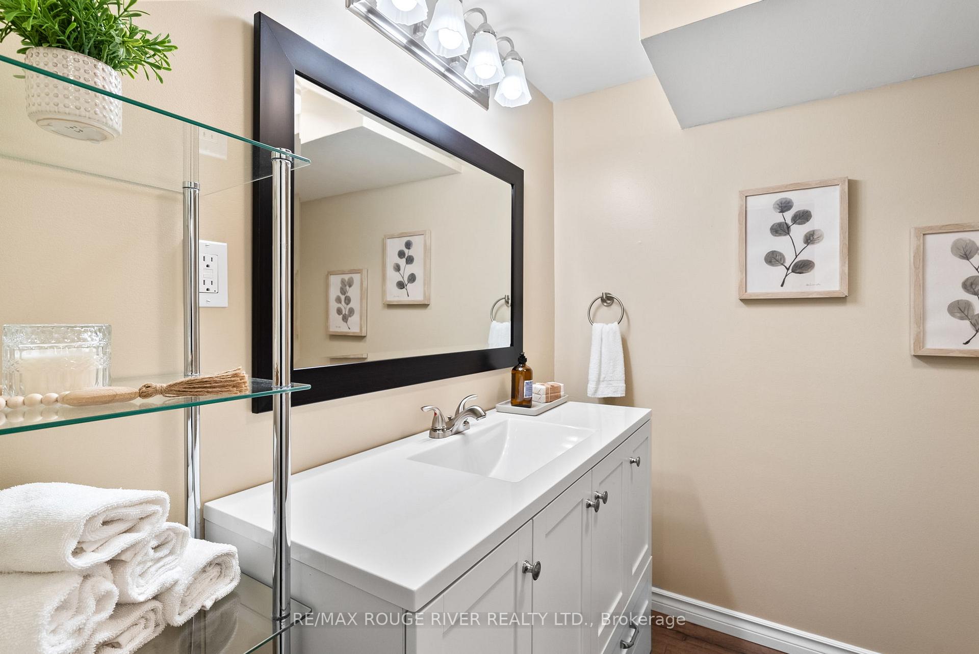 Photo 33 of 665 Jasmine Crescent, Oshawa, Centennial — HOMEH