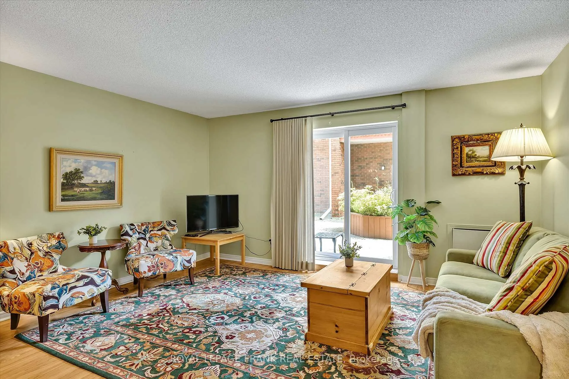Photo 2 of Unit 115, 475 Parkhill Road W, Peterborough, Town Ward 3 — HOMEH
