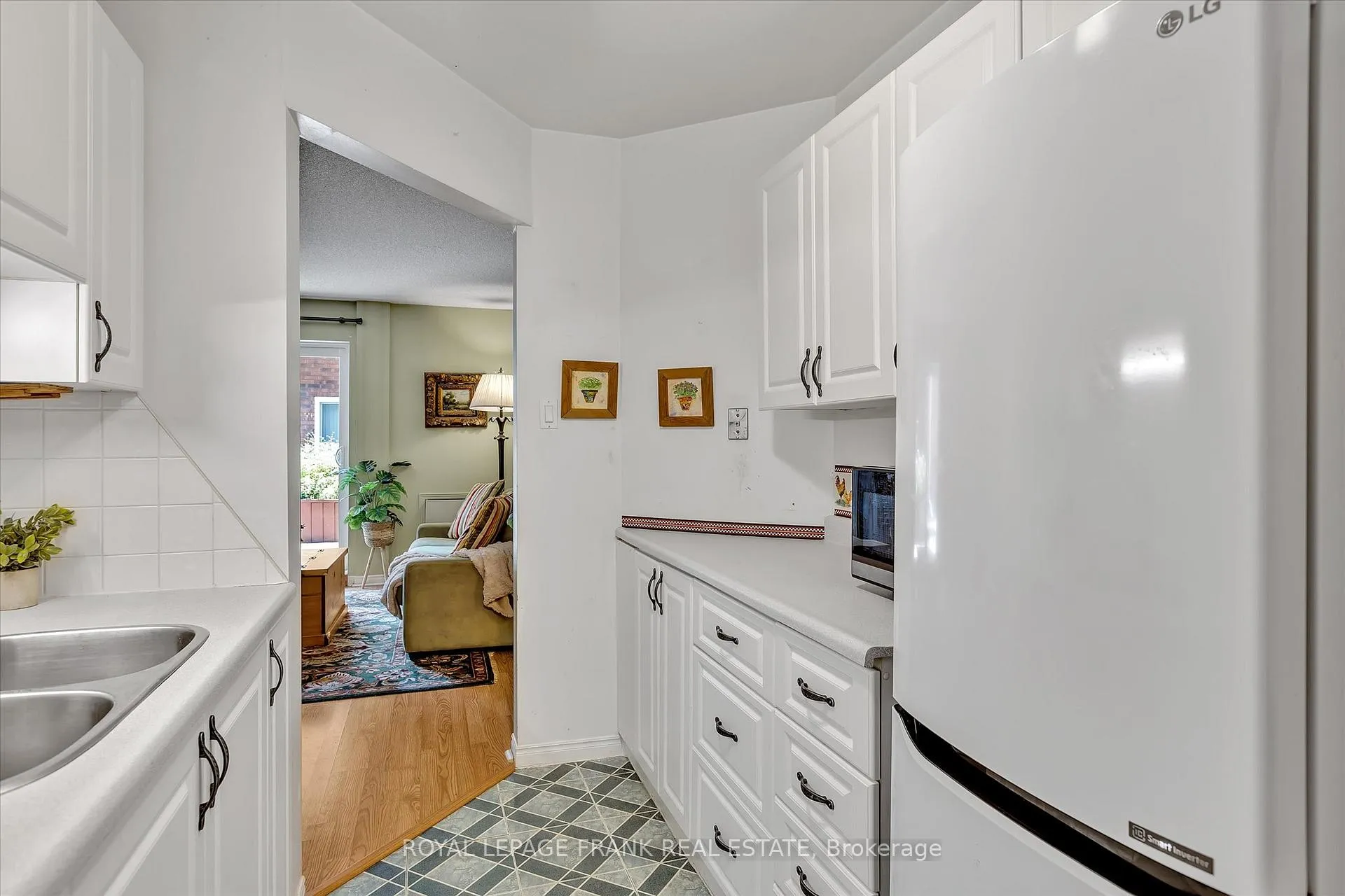 Photo 7 of Unit 115, 475 Parkhill Road W, Peterborough, Town Ward 3 — HOMEH