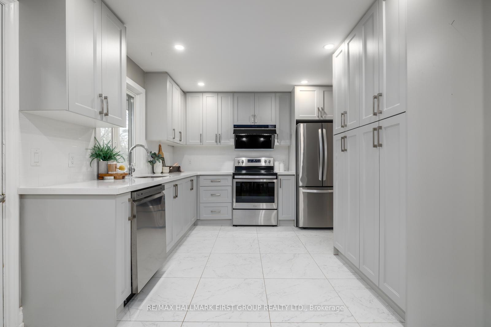 Photo 7 of Unit Upper, 997 Hatfield Crescent, Peterborough, Northcrest Ward 5 — HOMEH