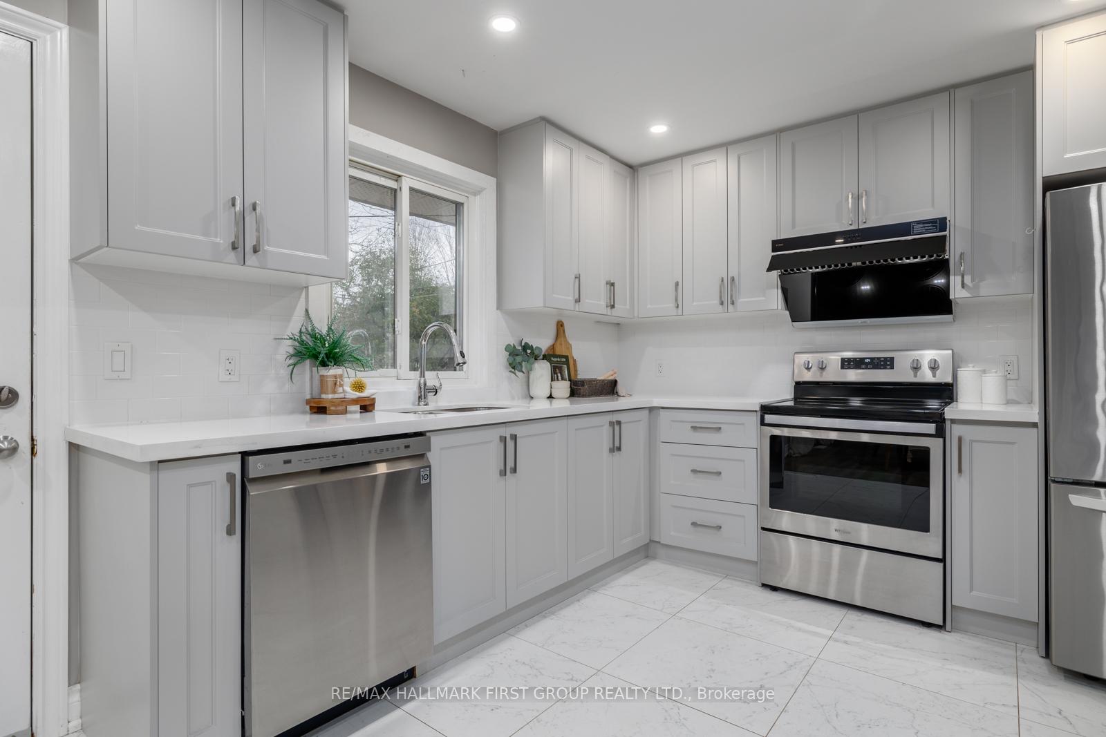 Photo 8 of Unit Upper, 997 Hatfield Crescent, Peterborough, Northcrest Ward 5 — HOMEH