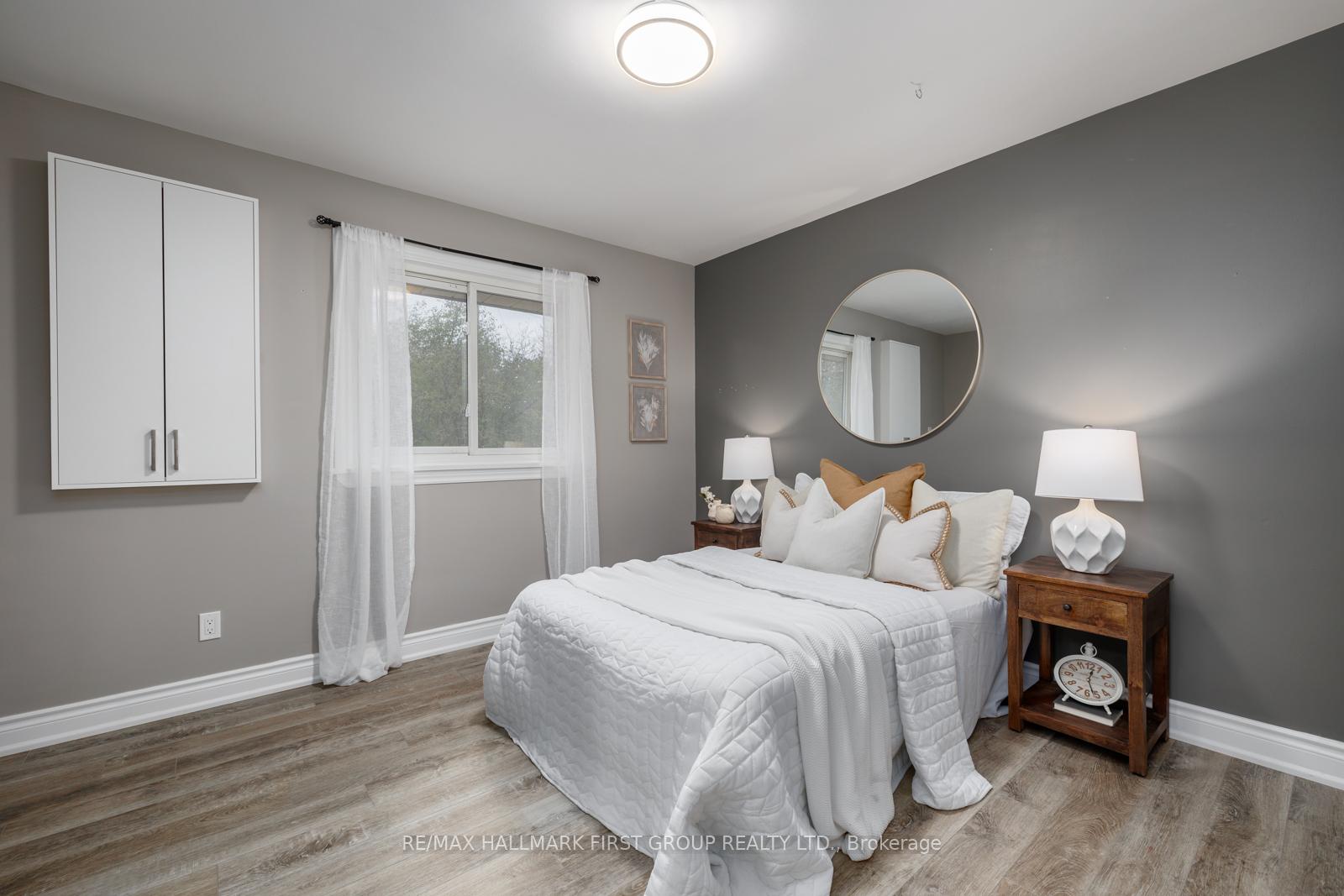 Photo 12 of Unit Upper, 997 Hatfield Crescent, Peterborough, Northcrest Ward 5 — HOMEH