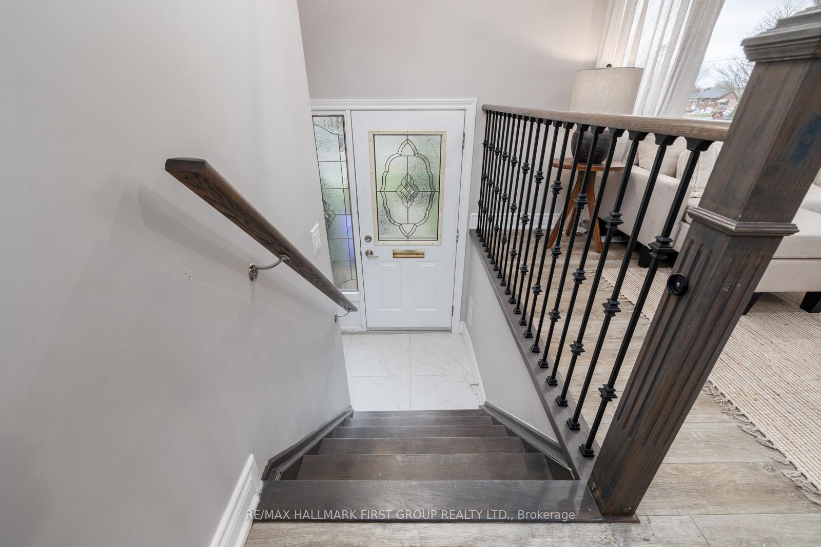 Photo 20 of Unit Upper, 997 Hatfield Crescent, Peterborough, Northcrest Ward 5 — HOMEH