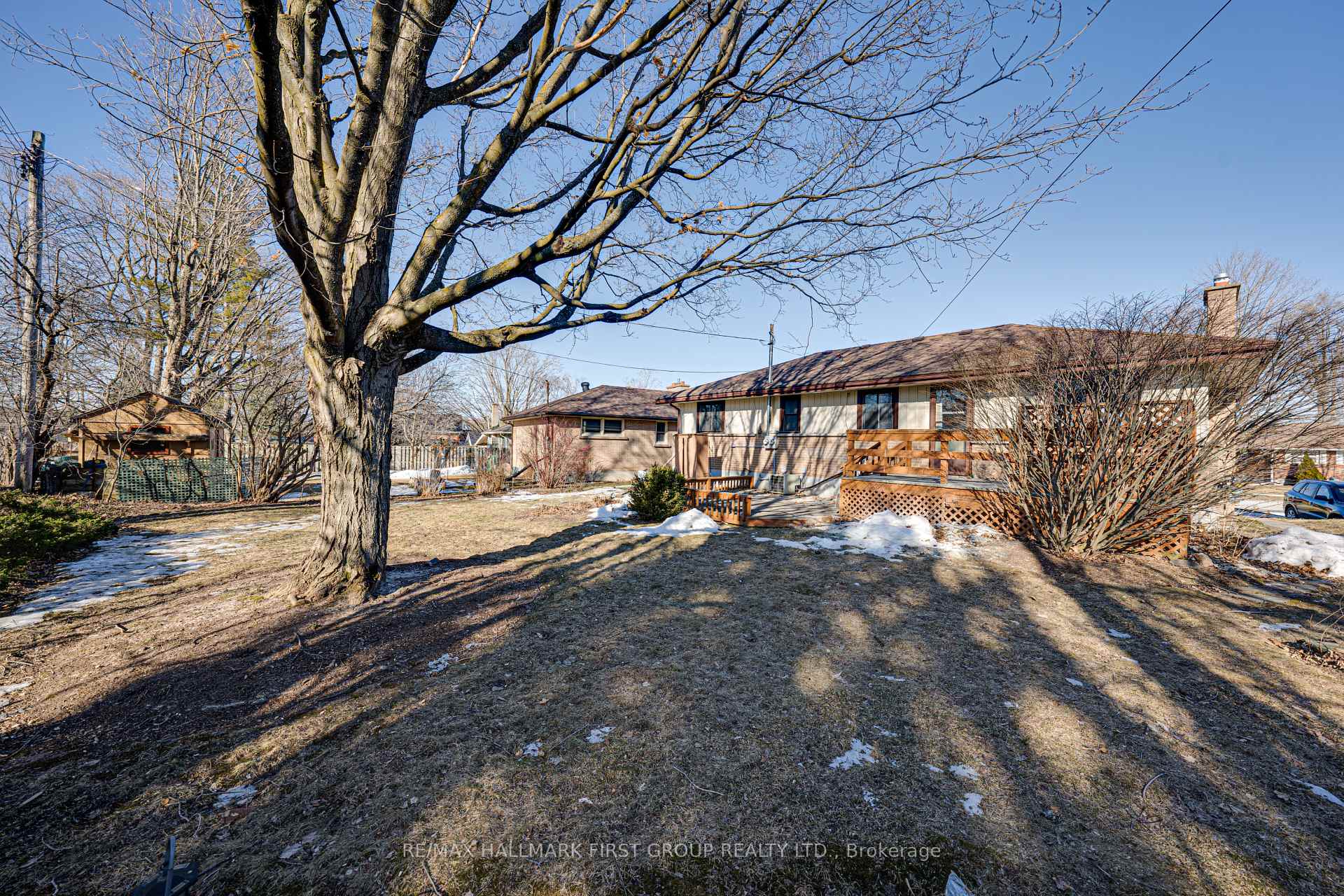 Photo 23 of Unit Upper, 997 Hatfield Crescent, Peterborough, Northcrest Ward 5 — HOMEH