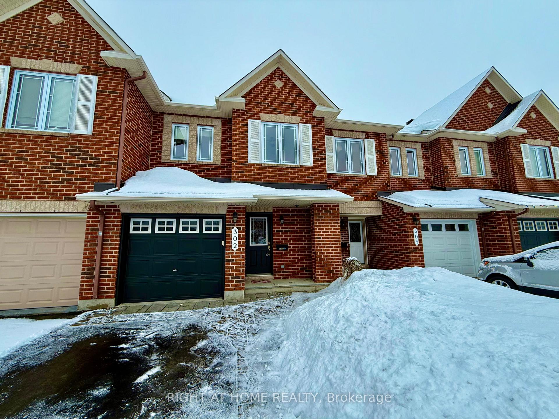 Front of 302 Vienna Terrace