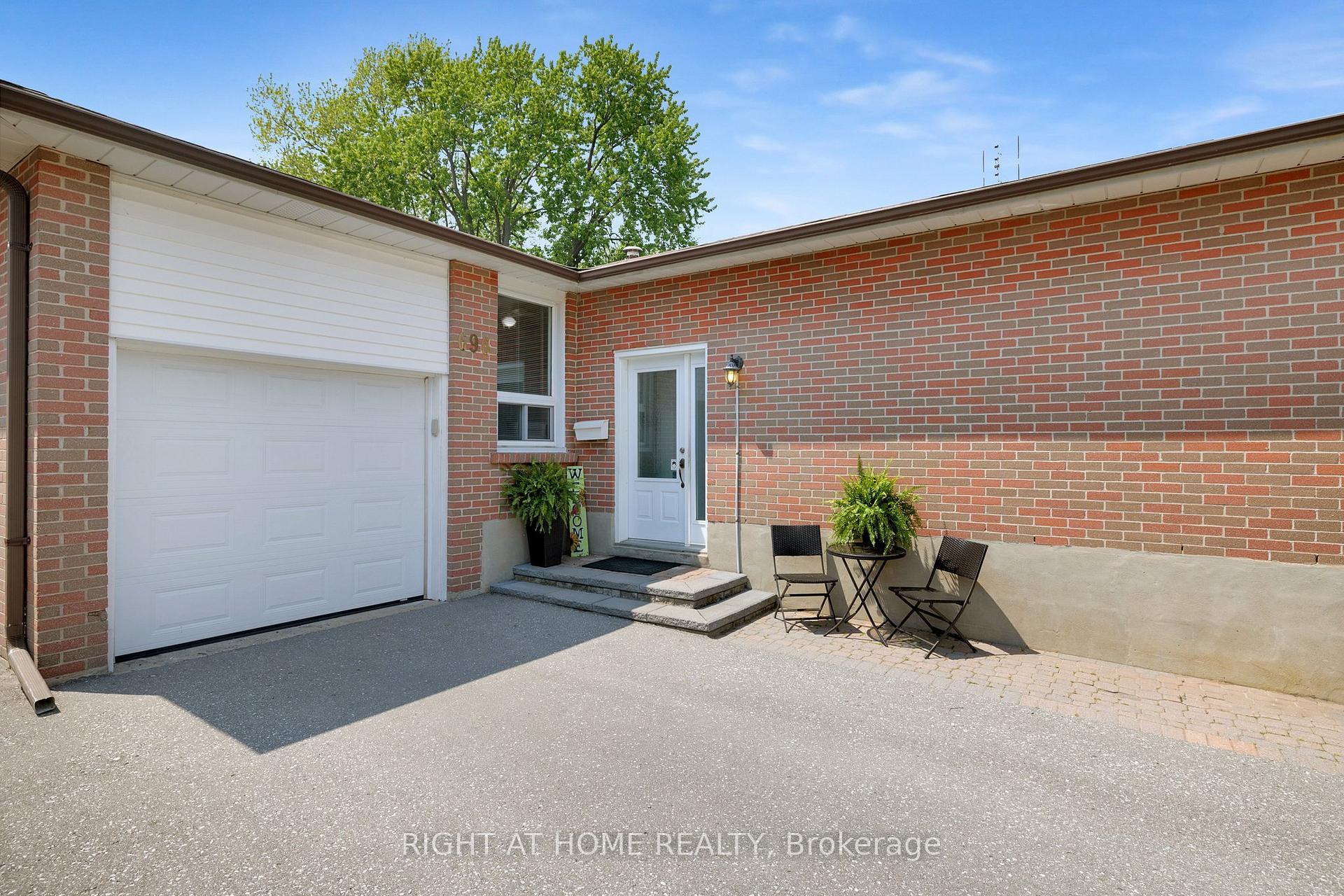 Photo 3 of 696 Victory Drive, Pickering, West Shore — HOMEH