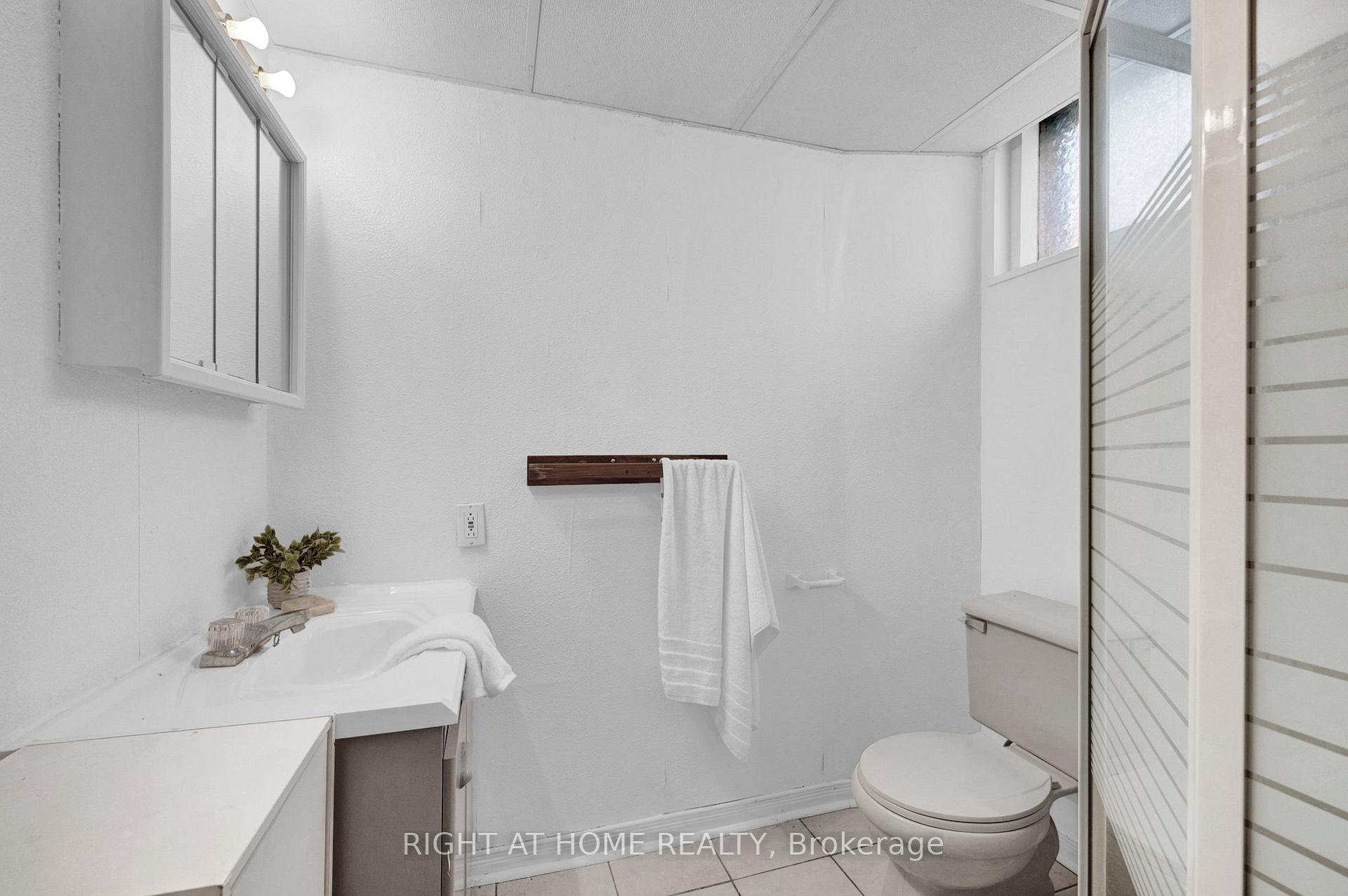 Photo 21 of 696 Victory Drive, Pickering, West Shore — HOMEH