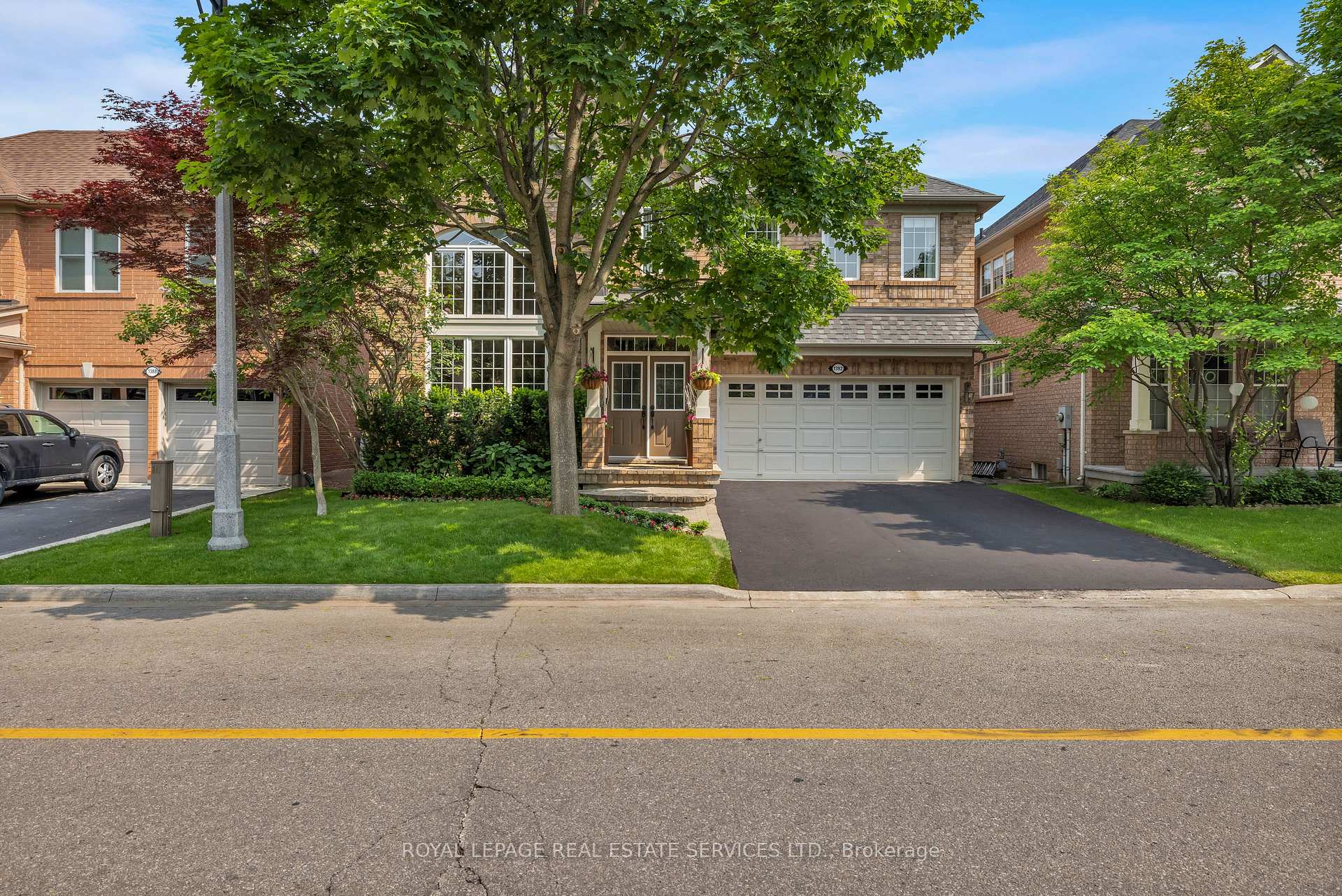Front of 1392 Pinecliff Road