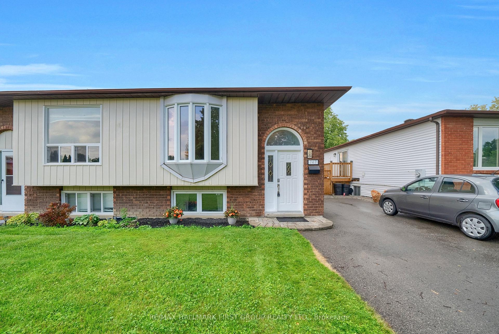 Front of 747 Cricklewood Drive